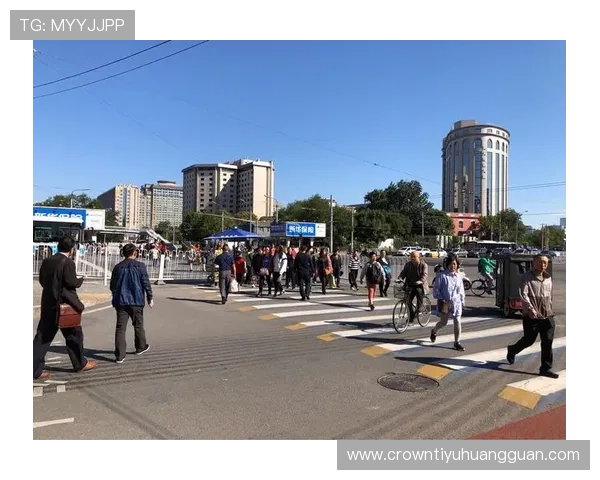 吴向东家的冰箱里塞满了能量胶，连饮料都按训练计划排班