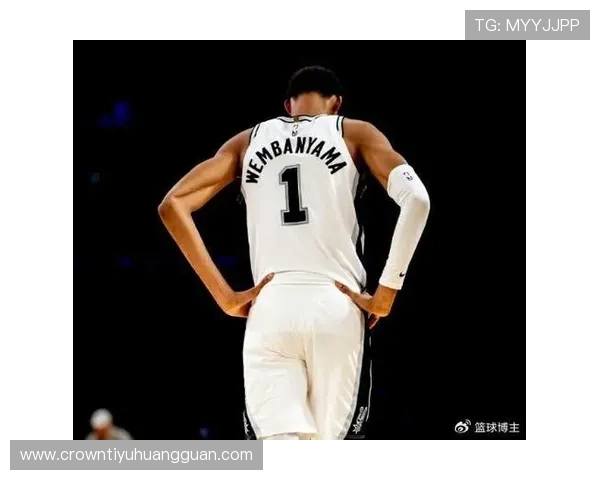 文班亚马挡拆制造错位 比新秀赛季投篮更高效