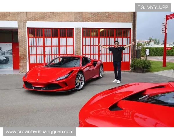 约书亚训练完顺手买了辆法拉利，说当打车费