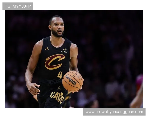 埃文·莫布里利用高效内线突破拉开防守，关键时刻持续制胜贡献显著