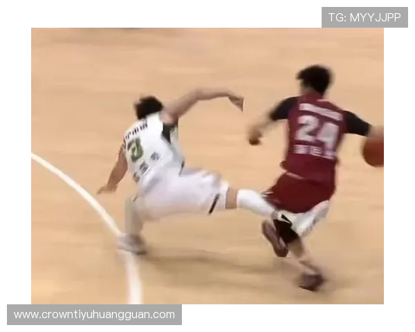 推人犯规到底怎么判？裁判依据这3个关键点